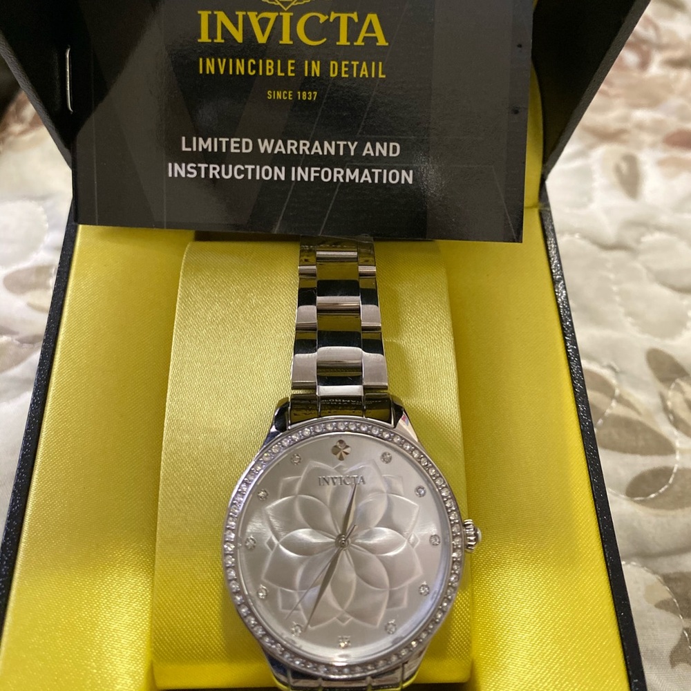 INVICTA WILDFLOWER WOMENS QUARTZ 35MM BRAND NEW